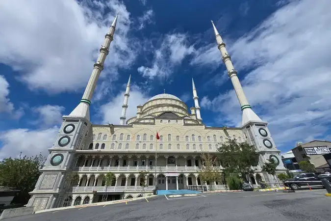 İstanbul Arnavutköy Taşoluk Yeşil Cami kapak görseli