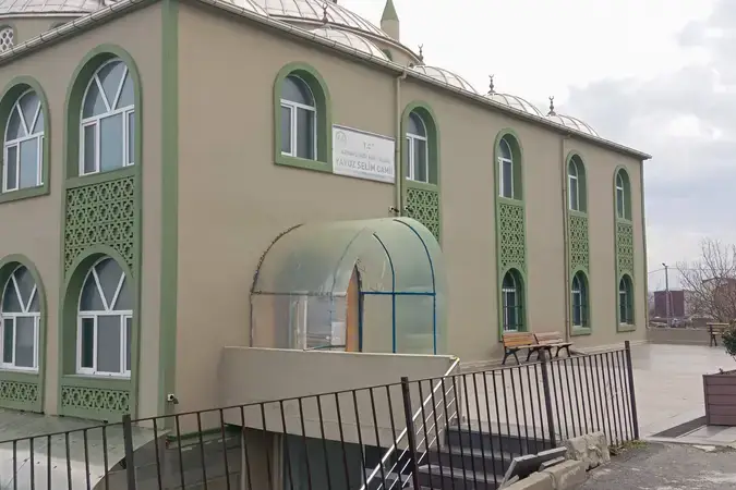 İstanbul Arnavutköy Yavuz Selim Cami kapak görseli