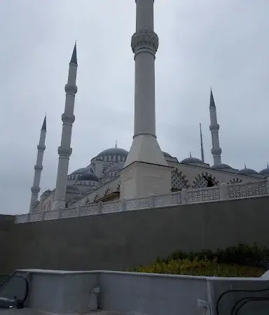 İstanbul Ataşehir Kayışdağı Merkez Cami kapak görseli
