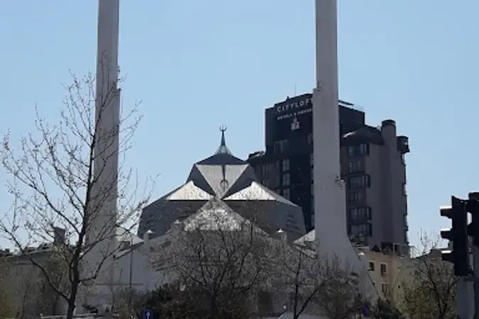 İstanbul Ataşehir Medine Mescidi kapak görseli