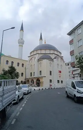 İstanbul Bağcılar 100.yil  Merkez  Cami kapak görseli