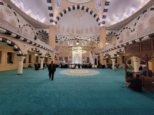 İstanbul Bağcılar Abdülhamid Han Cami kapak görseli