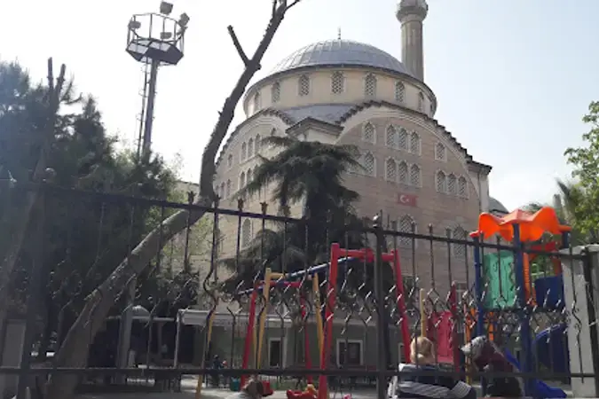 İstanbul Bağcılar Çınar Mahallesi Cami kapak görseli