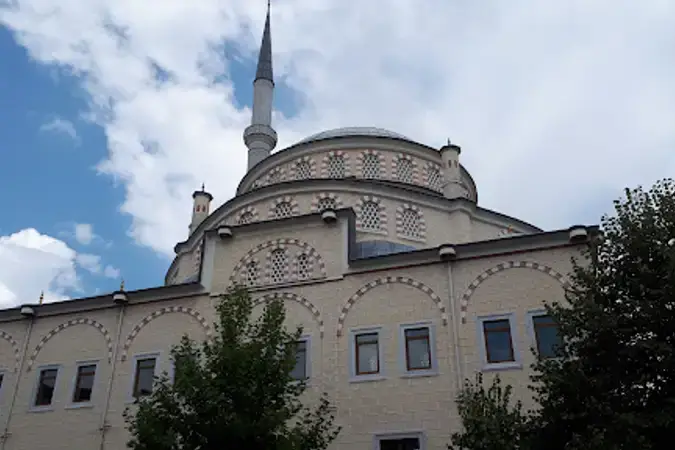 İstanbul Bağcılar Hürriyet Mahallesi Yeni Cami kapak görseli
