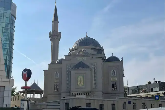 İstanbul Bağcılar Hz. Aişe Cami kapak görseli