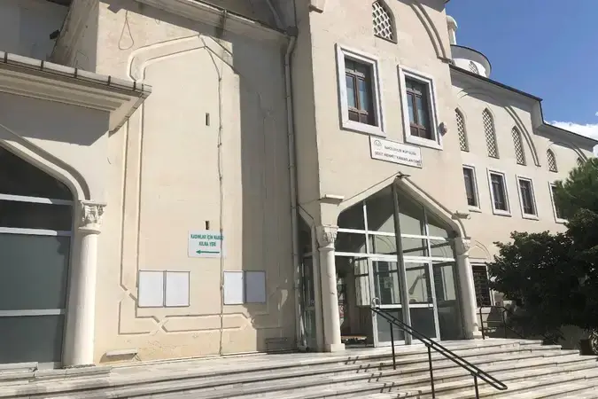 İstanbul Bahçelievler Şehit Mehmet Karaaslan Cami kapak görseli