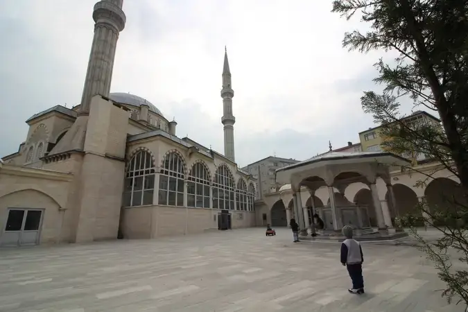 İstanbul Bahçelievler Üçevler Yeni Cami kapak görseli