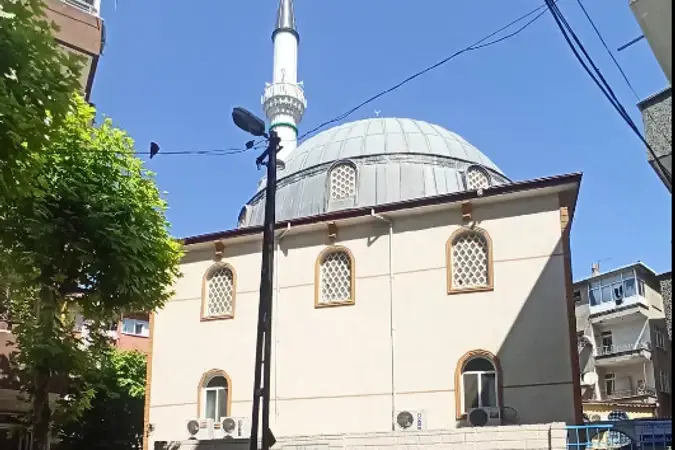 İstanbul Bahçelievler Yenibosna Hz. Ömer Cami kapak görseli