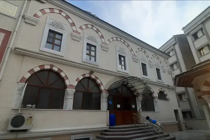 İstanbul Bakırköy Kartaltepe Çamlık Cami kapak görseli