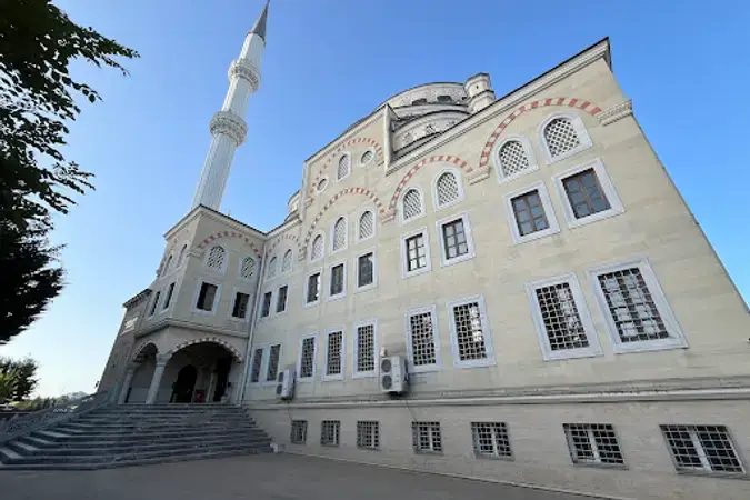 İstanbul Başakşehir Demirciler Kooperatif Cami kapak görseli