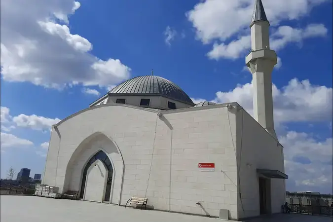 İstanbul Başakşehir Güler Kadıoğlu Cami kapak görseli