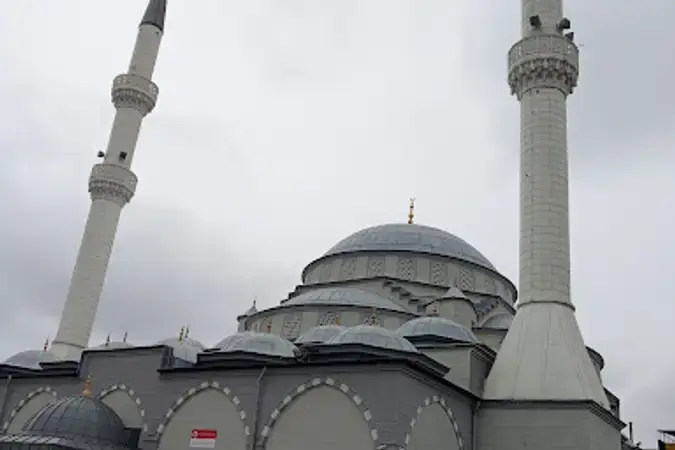 İstanbul Başakşehir Güngören Sanayi Sitesi Cami kapak görseli