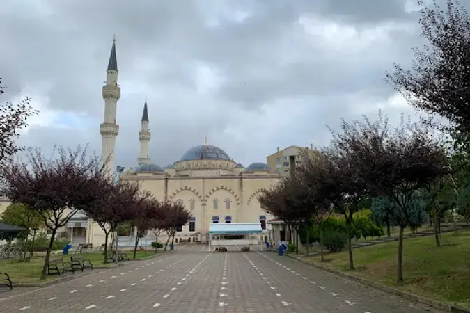 İstanbul Başakşehir Hz. Hüseyin Cami kapak görseli