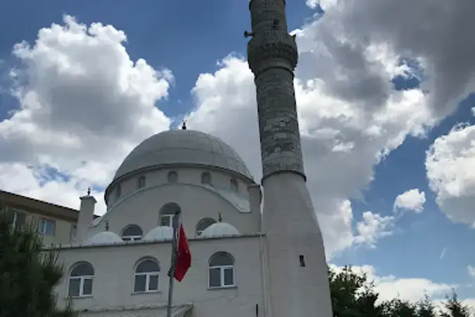 İstanbul Başakşehir Hacı Osman Işıklı Cami kapak görseli