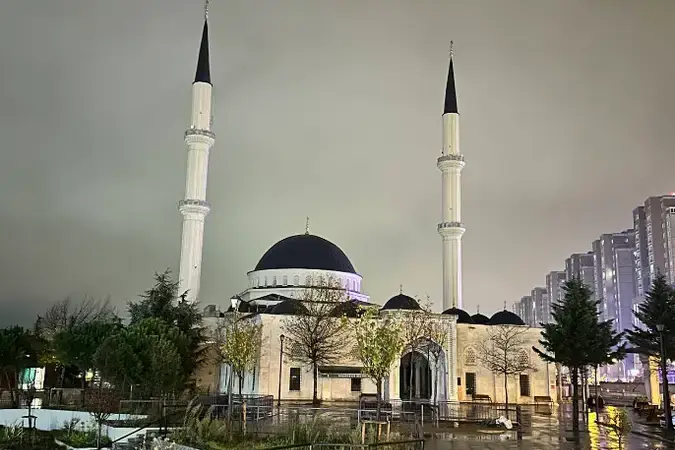 İstanbul Başakşehir İmam-ı Azam Cami kapak görseli