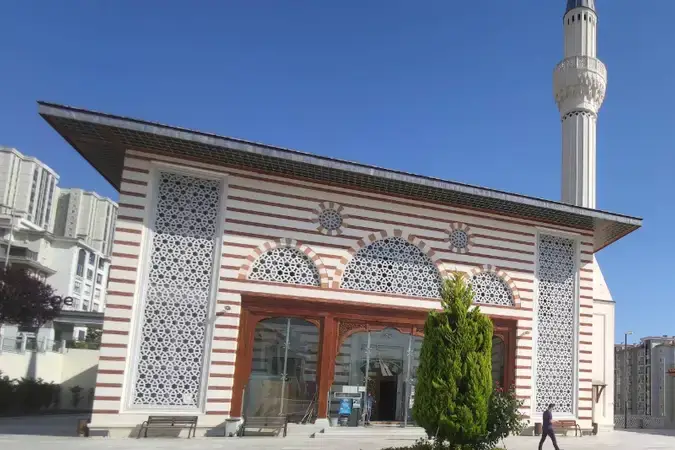 İstanbul Başakşehir İskilipli Atıf Hoca Cami kapak görseli
