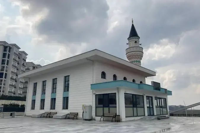 İstanbul Başakşehir Ramazan ve Özkan Demirel Cami kapak görseli