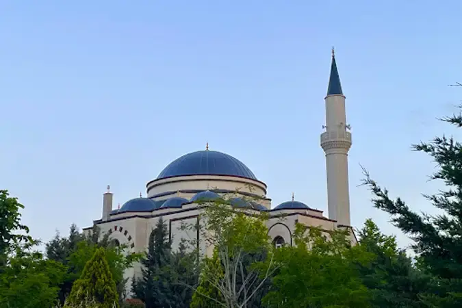 İstanbul Başakşehir Uhud Cami kapak görseli