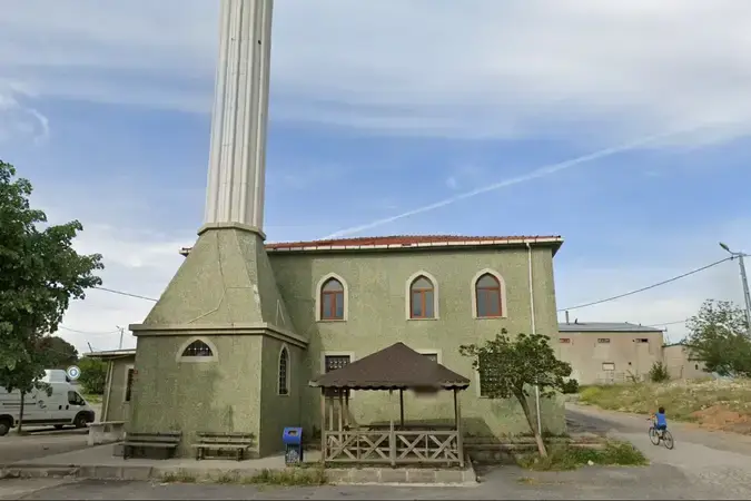 İstanbul Başakşehir Yeşil Çamlık Cami kapak görseli
