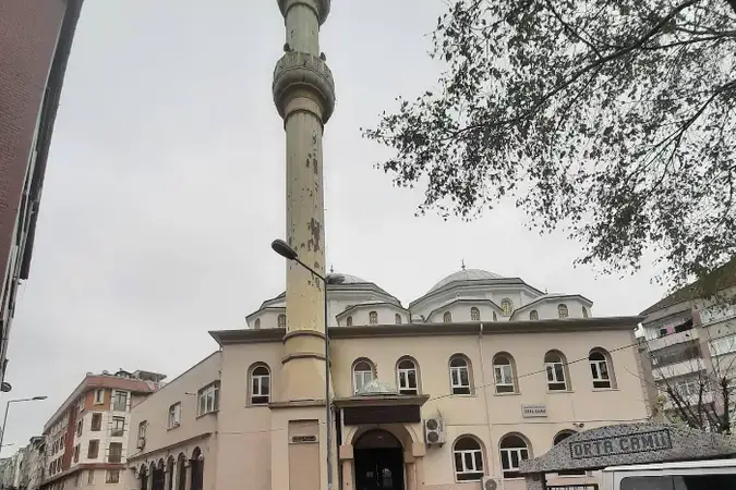 İstanbul Bayrampaşa Orta Cami kapak görseli
