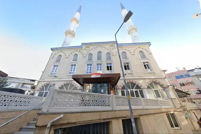 İstanbul Bayrampaşa Altıntepsi Merkez Cami kapak görseli