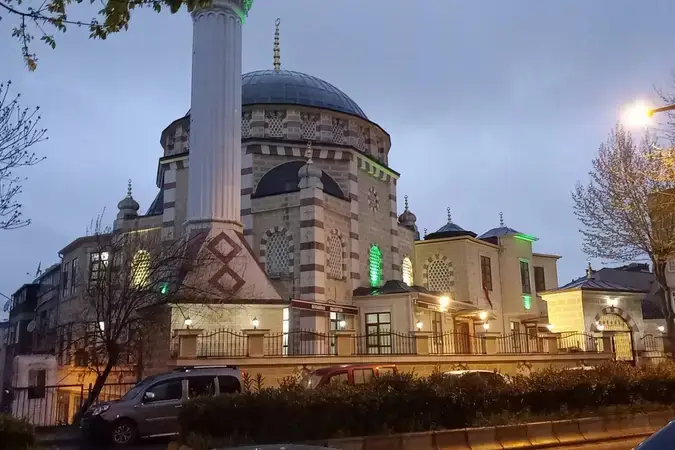 İstanbul Bayrampaşa Altıntepsi Yeni Cami kapak görseli