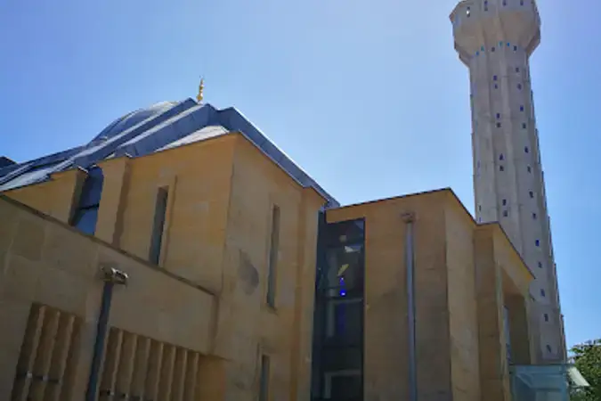 İstanbul Beşiktaş Ahmet Akyıldız Cami kapak görseli