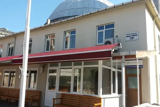 İstanbul Beşiktaş Kültür Mahallesi Hesna Gündeş Cami kapak görseli