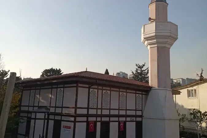 İstanbul Beşiktaş Kuruçeşme Üstü Cami kapak görseli