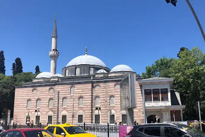 İstanbul Beşiktaş Sinan Paşa Cami kapak görseli