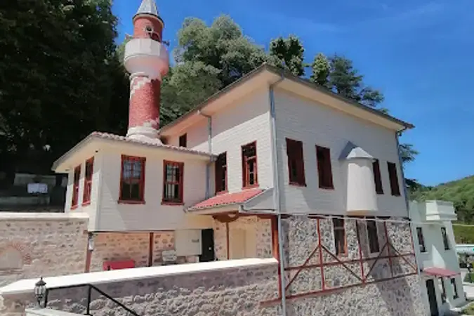 İstanbul Beykoz Akbaba Canfeda Hatun Cami kapak görseli