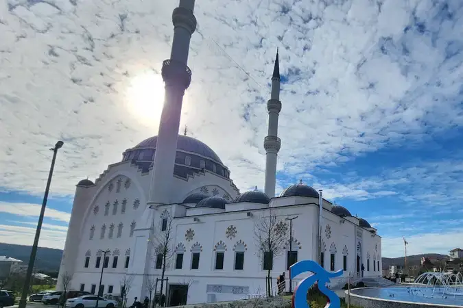 İstanbul Beykoz İshaklıköy Cami kapak görseli