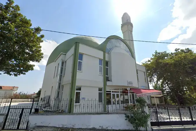 İstanbul Beylikdüzü Mehmet Abdulvahap Yedikardeş Cami kapak görseli