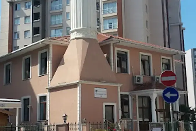 İstanbul Beylikdüzü Nazime Emriye Uzun Cami kapak görseli