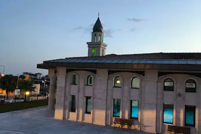İstanbul Beylikdüzü Deniz İstanbul Cami kapak görseli