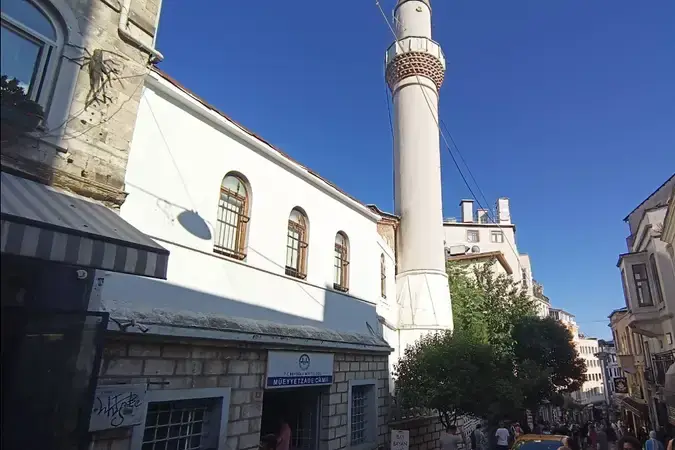 İstanbul Beyoğlu Müeyyetzade Cami kapak görseli