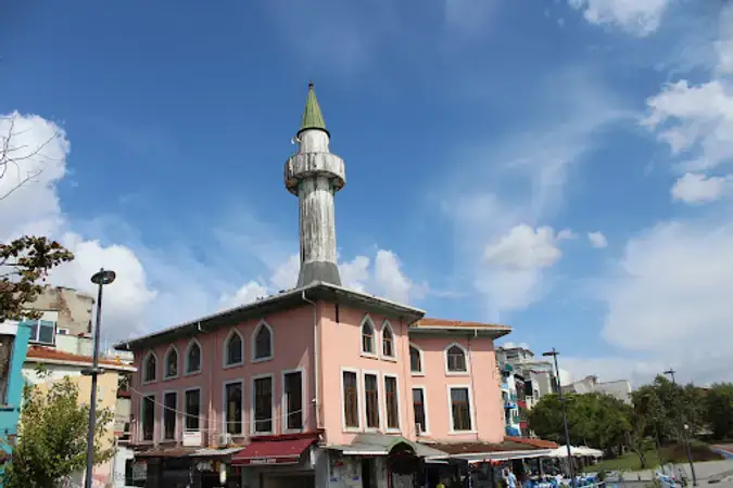 İstanbul Beyoğlu Makbul İbrahim Paşa Cami kapak görseli
