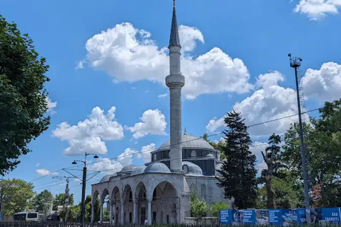 İstanbul Beyoğlu Molla Çelebi Cami kapak görseli