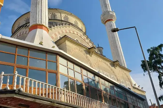 İstanbul Beyoğlu Bademlik Cami kapak görseli