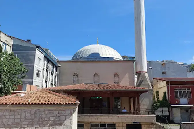 İstanbul Beyoğlu Eyyühüm Ahmet Çelebi Cami kapak görseli