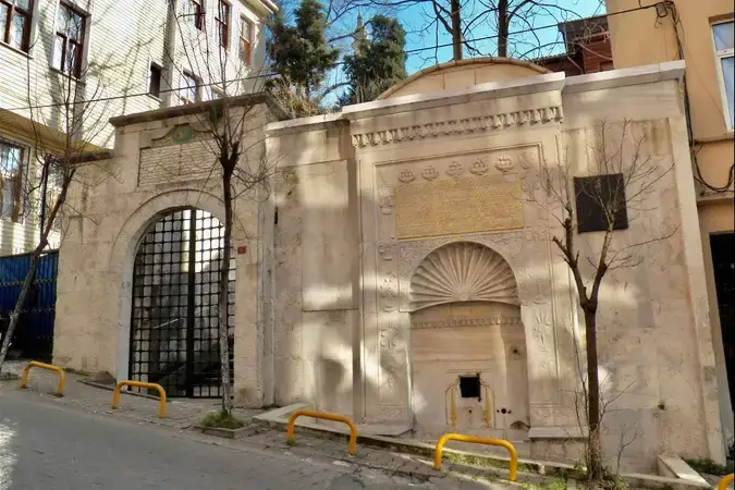 İstanbul Beyoğlu Hacıpiri Cami kapak görseli