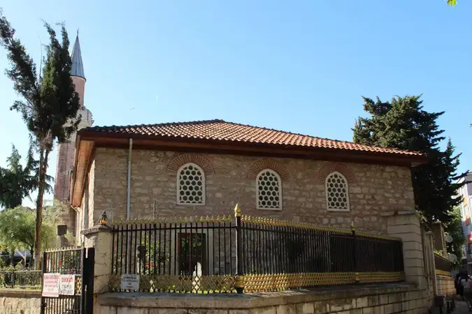 İstanbul Beyoğlu Haşimi Emir Osman Cami kapak görseli