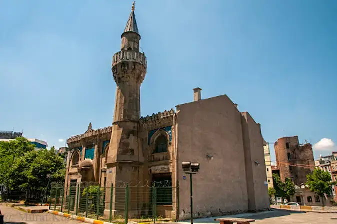 İstanbul Beyoğlu Kamer Hatun Cami kapak görseli