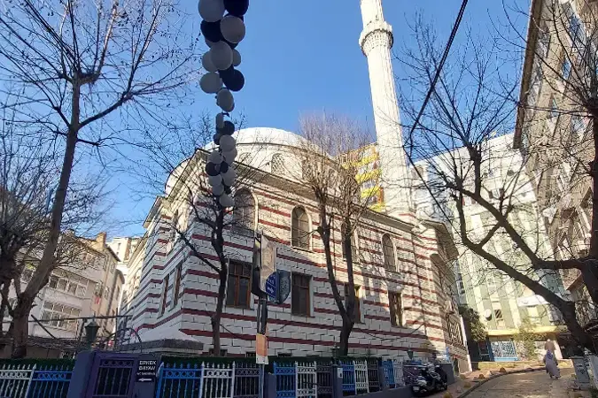 İstanbul Beyoğlu Kasımpaşa Kurt Çelebi Cami kapak görseli