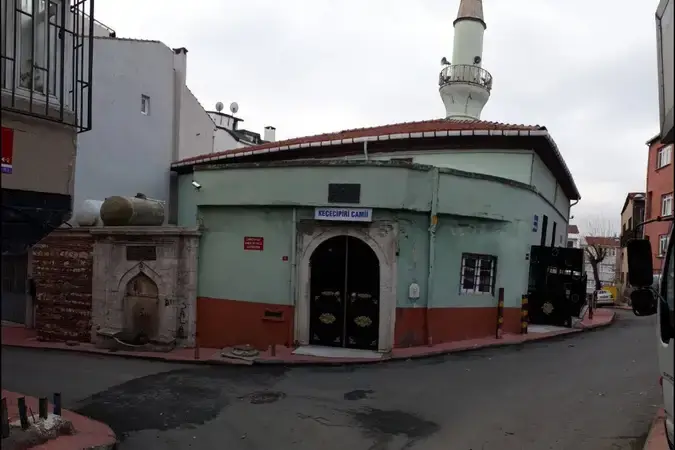 İstanbul Beyoğlu Keçeçipiri Cami kapak görseli