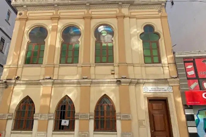 İstanbul Beyoğlu Şahsuvarbey Cami kapak görseli