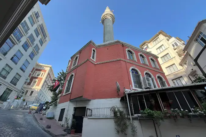 İstanbul Beyoğlu Selime Hatun Cami kapak görseli