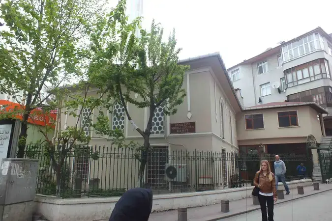 İstanbul Beyoğlu Sirkeci Muslihittin Cami kapak görseli
