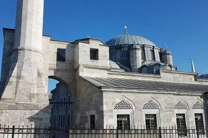 İstanbul Beyoğlu Sokullu Mehmet Paşa Cami kapak görseli