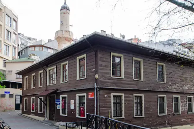 İstanbul Beyoğlu Turşucu Hüseyin Çelebi Cami kapak görseli